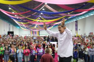 Maduro exalta al feminismo socialista como el camino para una nueva sociedad