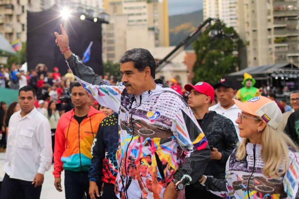 Maduro inaugura “Plaza de la Juventud” en el corazón de Caracas