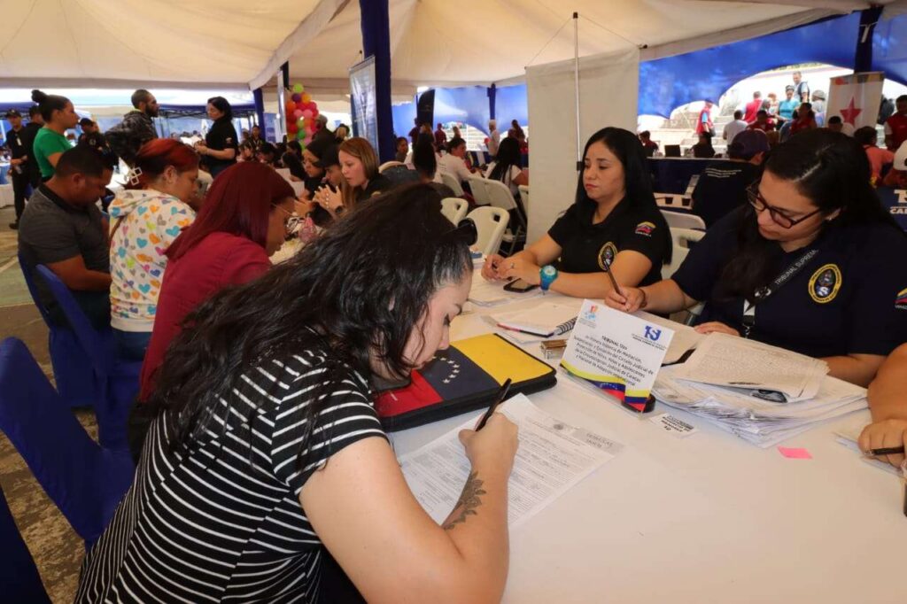 Más de 137 mil personas han sido atendidas en tribunales móviles