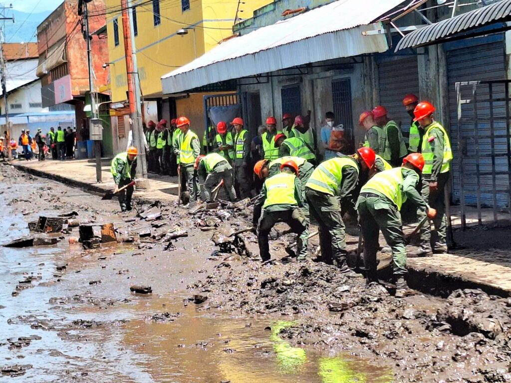Más de 3 mil funcionarios se suman a la limpieza en Cumanacoa