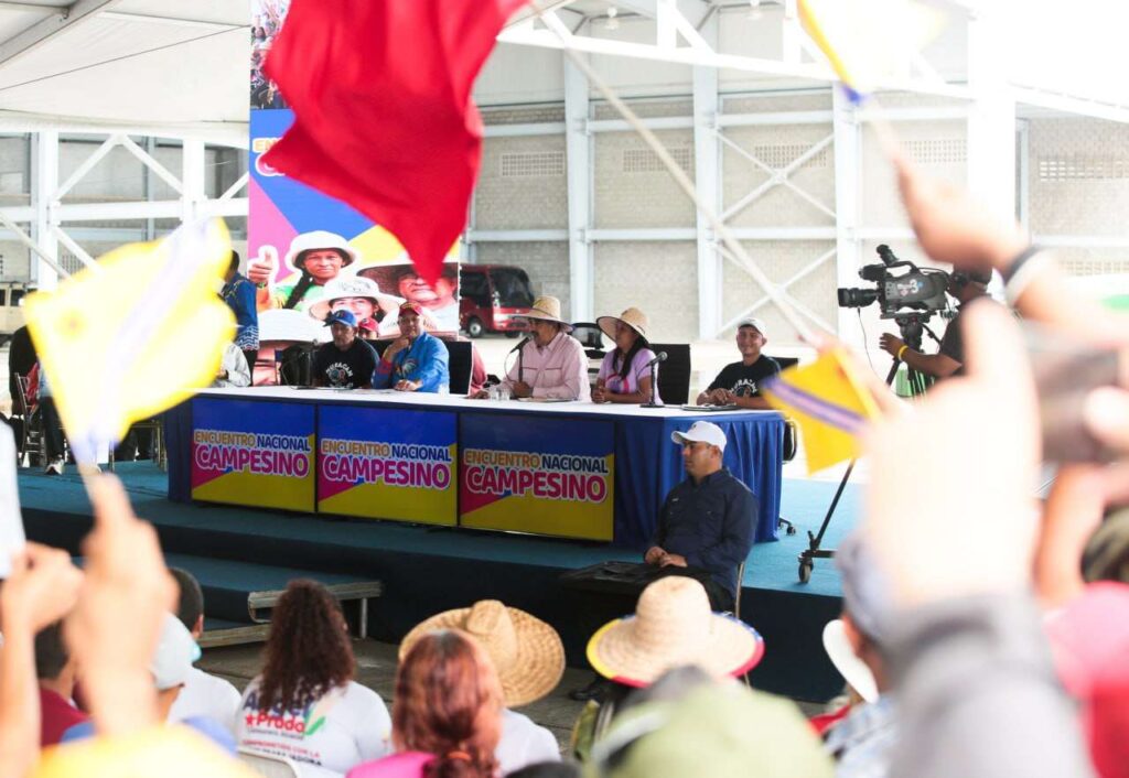 Mujeres campesinas ratifican respaldo al presidente Maduro