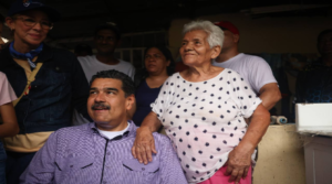 Presidente Maduro visitó este martes zonas afectadas tras desborde del río Manzanares