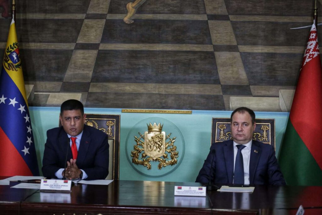 Parlamentarios venezolanos se reúnen con delegación diplomática de Belarús