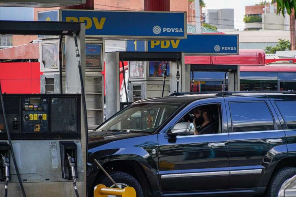 Pdvsa garantiza distribución de gasolina en todo el país
