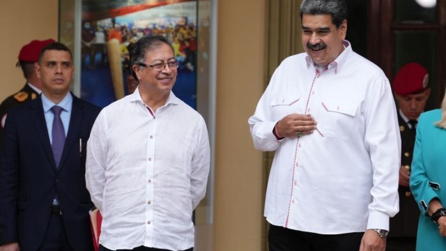 Gustavo Petro que Maduro aceptara reanudar negociación con EEUU en Catar