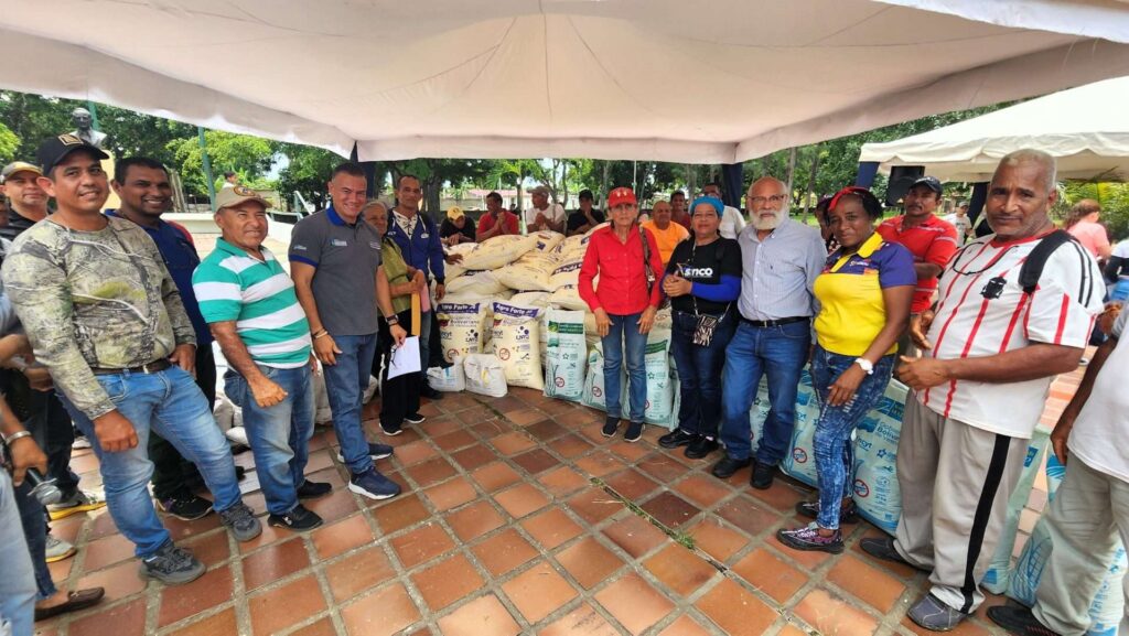 Productores reciben insumos para la siembra de 690 hectáreas en Monagas