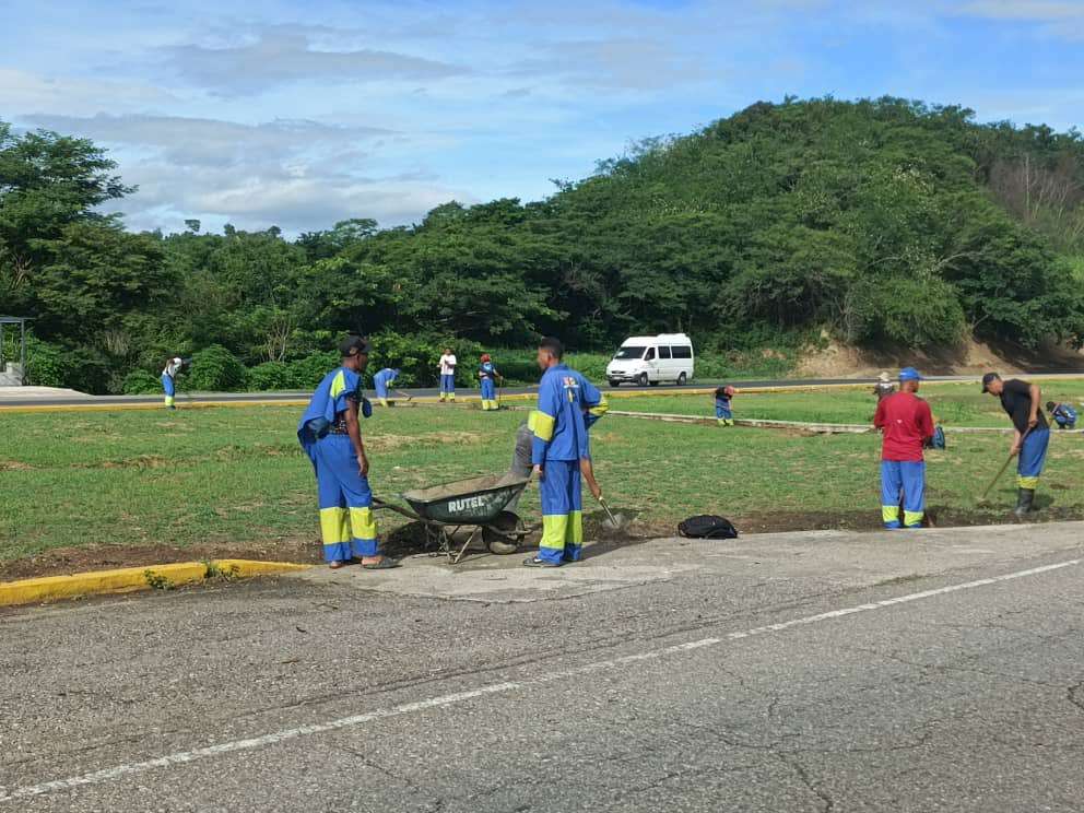 Reactivan equipos de mantenimiento en vías de Charallave