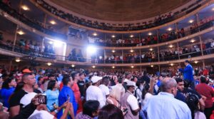Maduro entrega renovado Teatro Municipal de Caracas