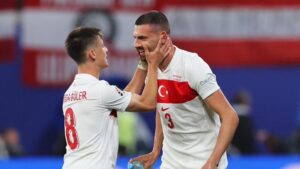 Turquía derrotó en duro duelo a Austria y se cuela en cuartos de final