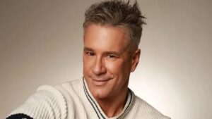 Abuchearon a Fernando Carrillo tras votar en Venezuela