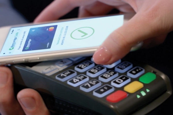 Primer banco que permite pagar desde tu celular con la Tarjeta de Débito Mastercard