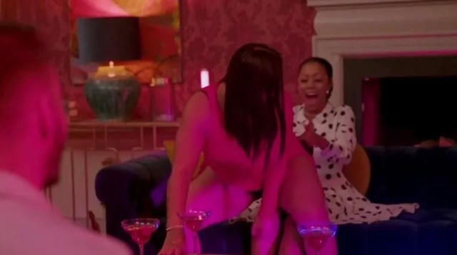 Filtraron fotos inéditas de la guardia penitenciaria detenida por tener sexo con un preso en fiesta swinger