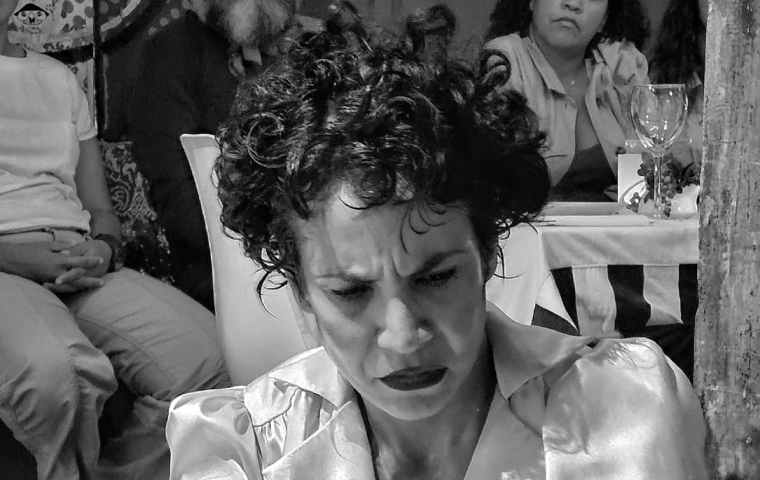 el monólogo que se disfruta al son del bolero