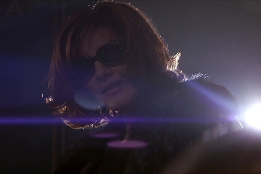 25 años del thriller de Pierce Brosnan que supera casi todas sus películas de James Bond. Atracos con mucho estilo y tensión sexual que puedes ver en streaming