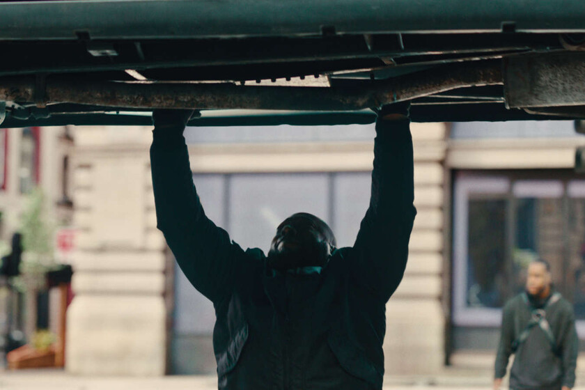 Netflix renueva la serie de ciencia ficción que mezcla 'The Boys' con 'Batman Begins' por una temporada 2