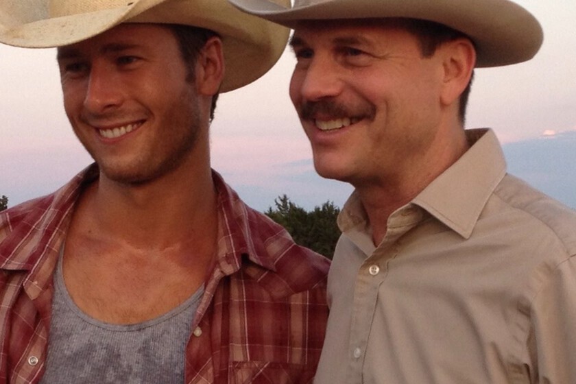 "Pensaba en él cada vez que cerraba los ojos". Glen Powell desvela el truco interpretativo que le dio Bill Paxton y que no dejó de utilizar en 'Twisters'