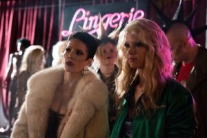 MaXXXine (2024) opinión - Sangre, videoclubs y luces de neón para reafirmar a Ti West como uno de los grandes referentes del terror de nuestro tiempo