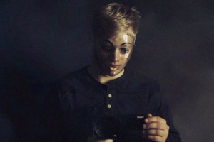 Dos cómicos de Youtube han hecho uno de los fenómenos de terror del año. Es un tétrico found footage que solo dura una hora y puedes ver gratis