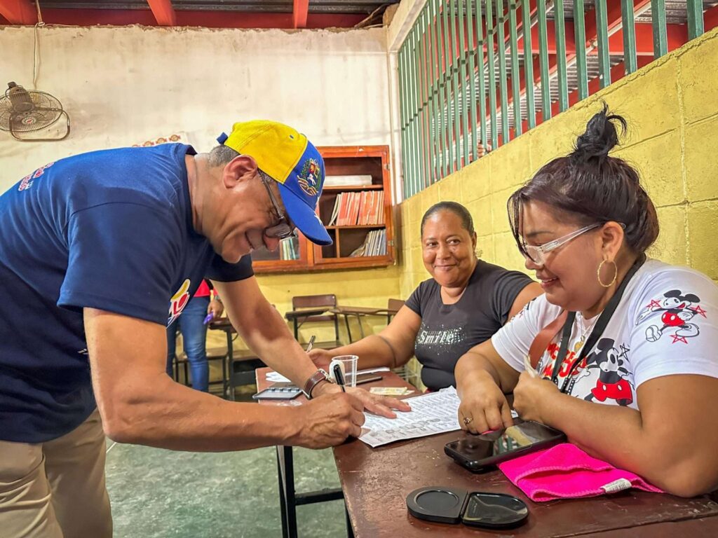 221 circuitos comunales participan en la Consulta Nacional Popular en Sucre