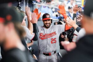 Anthony Santander conectó dos cuadrangular para arribar a los 34