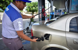 Argentinos pagarán facturas más altas en combustibles y servicios en septiembre