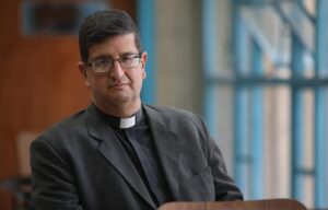 "Se requiere diálogo y negociación para lograr gobernabilidad", rector de la UCAB Peraza