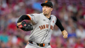 Snell lanza su primer no-hitter en blanqueada de Gigantes sobre Rojos