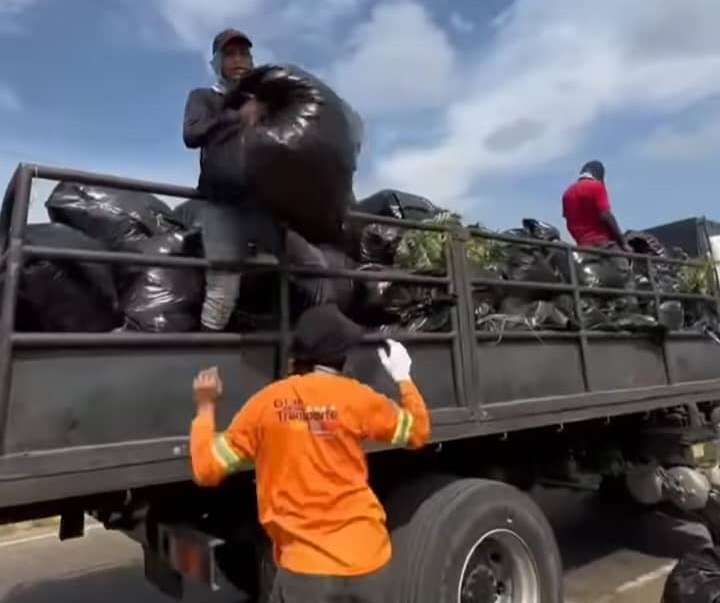 Brigadas del 1x10 recolectaron basura y escombros en Maracaibo