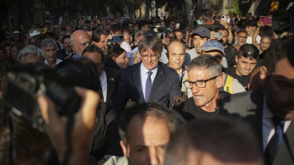 Carles Puigdemont regresa a Cataluña tras siete años en el exilio