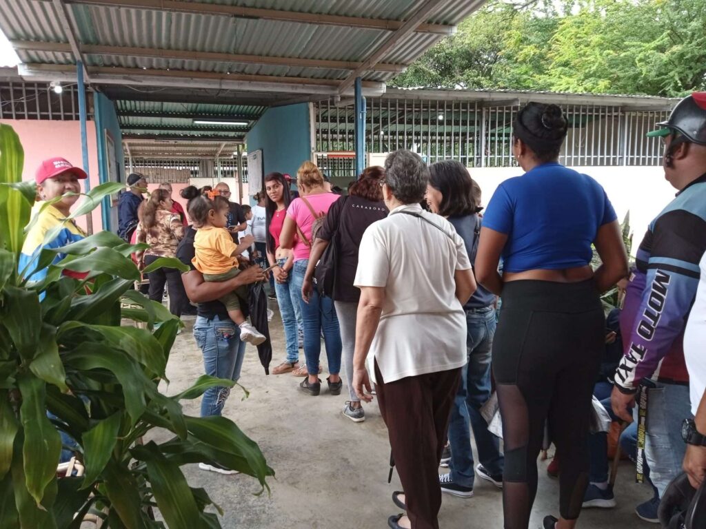 Comuna Hugo Chávez de Tinaquillo participó masivamente en la Consulta