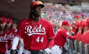 Elly de la Cruz entra en al club de los 20 y 50 faltando un tercio de temporada