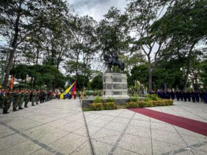 En Sucre conmemoraron el Bicentenario de la Batalla de Junín 