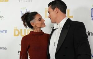 María Gabriela de Faría y Christian McGaffney forman parte del elenco de la nueva película "The Duel"