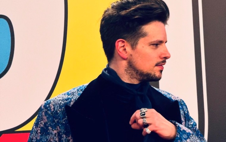 Lasso acompaña “sus noches de incertidumbre” con canción de Simón Díaz