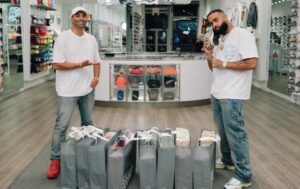 Eladio Carrión rompe récord de gasto en compra de tenis para atletas olímpicos