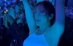 ¿Una escapada de la rutina? Captan a Jennifer López disfrutando del concierto de Bruno Mars