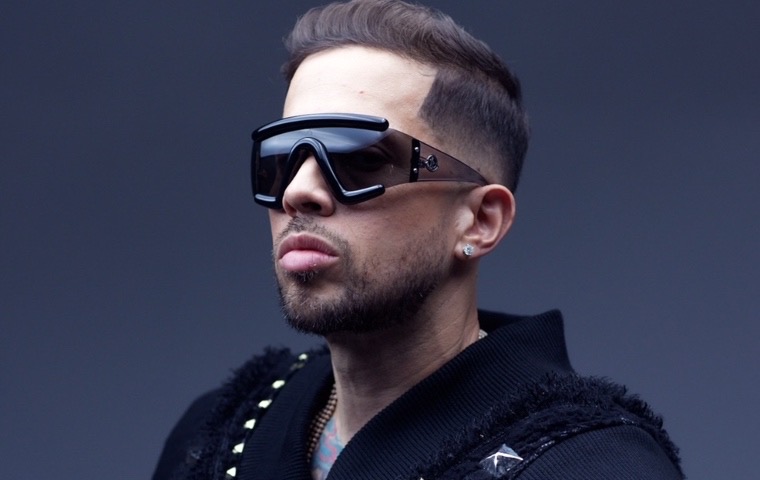 un remake de su éxito "Cali Kush"