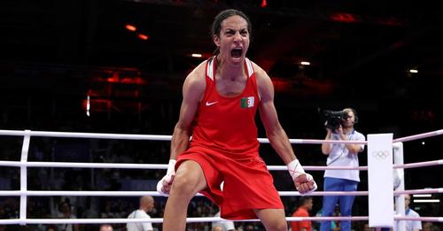 "Nació mujer y boxea como mujer"