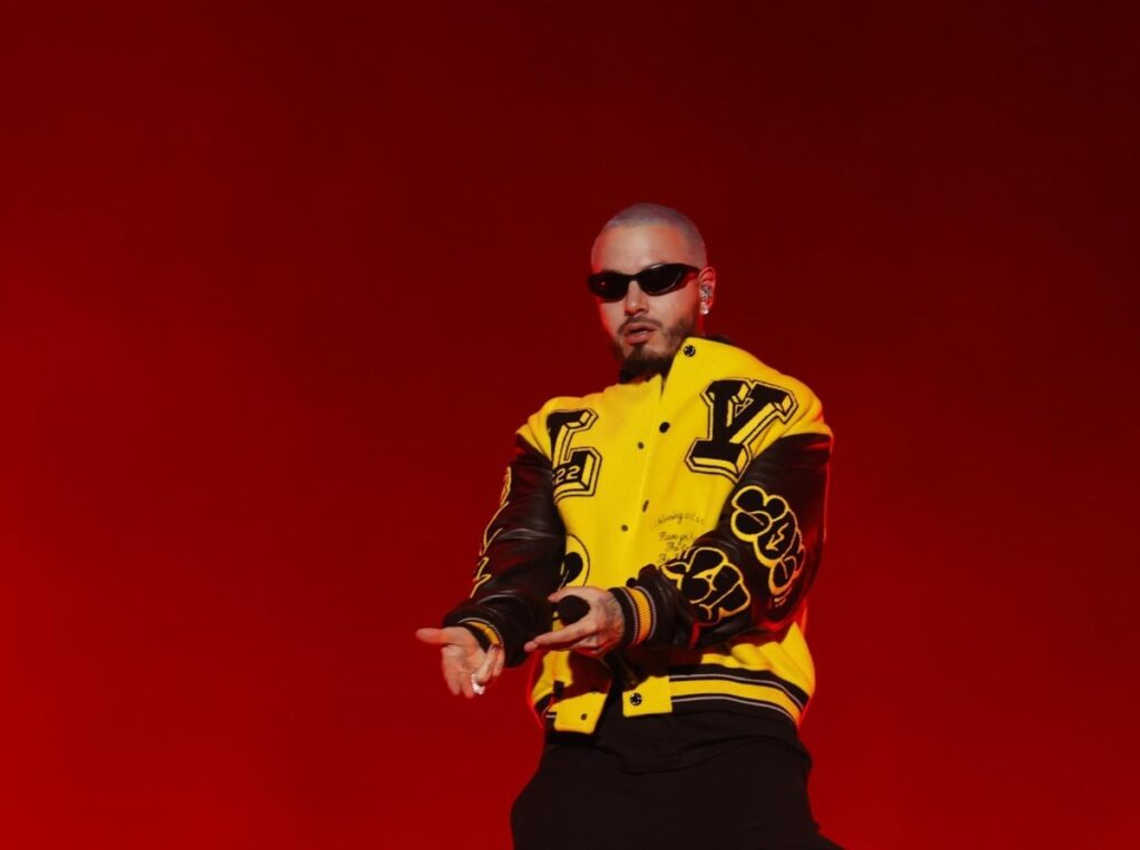 J Balvin vive "el mejor momento" de su vida haciendo música