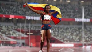 Lisbeli Vera se queda con la medalla de plata tras Photo Finish