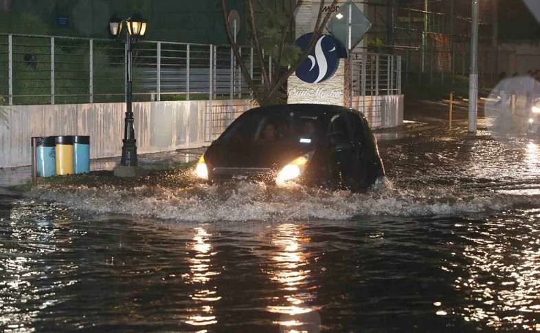 Lluvias causan muertes e inundaciones en El Salvador