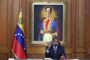 Maduro: no me temblará el pulso para llamar al pueblo a otra revolución