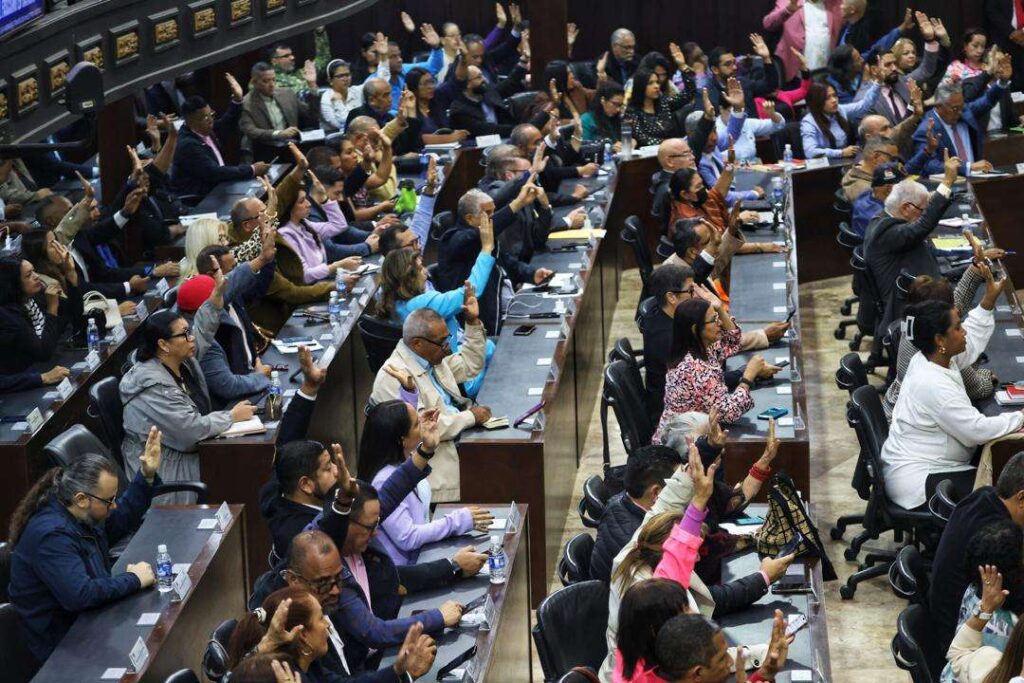 Más de 10 mil personas participan en consulta pública de Ley contra el Fascismo