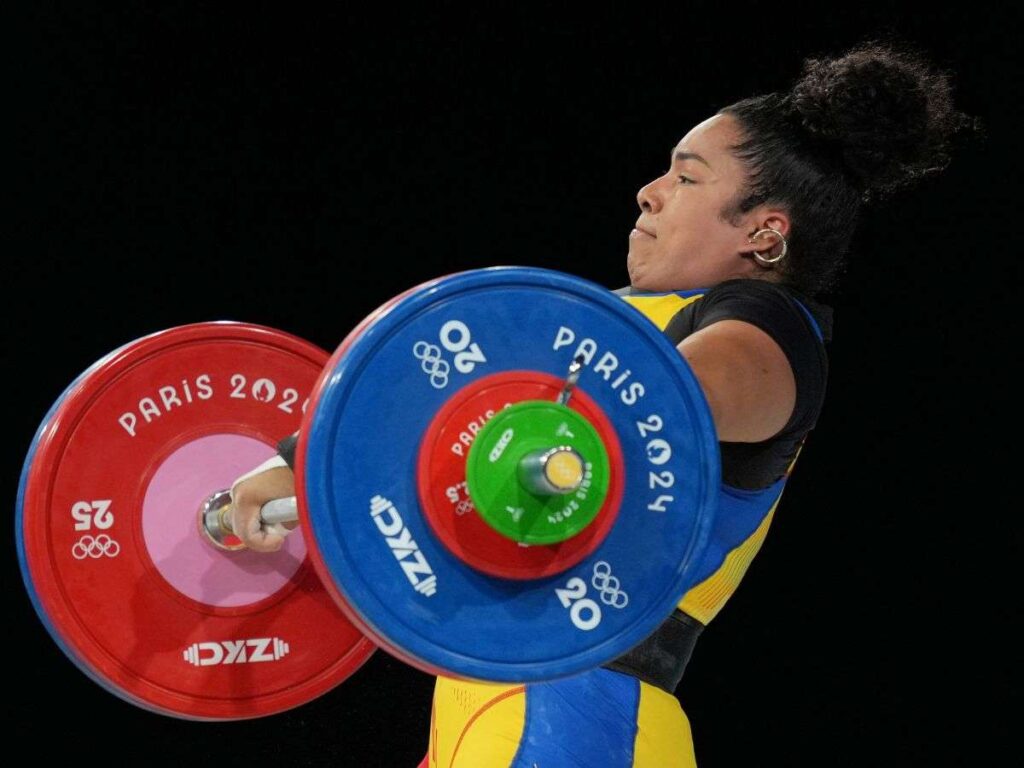 Naryury Pérez logró diploma olímpico en halterofilia