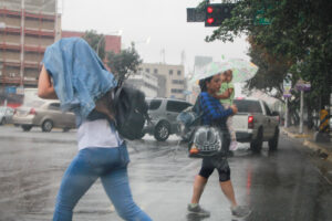Prevén un comienzo de semana con lluvias y chubascos en parte del país