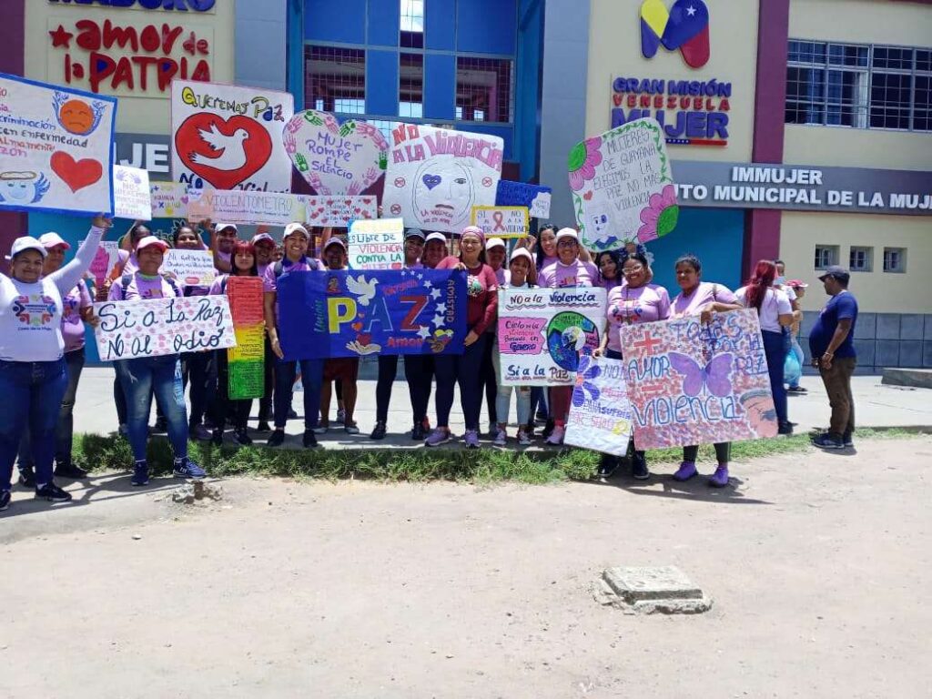 Psuv Mujer realizó pancartazo en San Félix en nombre de la paz