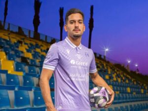 Renné Rivas fue presentado en el Al-Taawoun de la Saudi Pro League