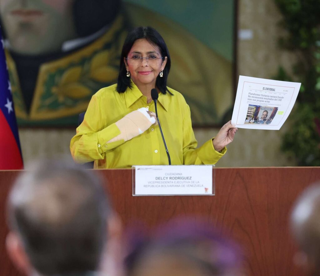 Vicepresidenta pone en evidencia a la extrema derecha ante el cuerpo diplomático