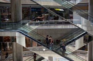 Así sobrellevaron el apagón los centros comerciales