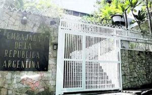 Diplomáticos argentinos abandonarán Venezuela este jueves 1 de agosto